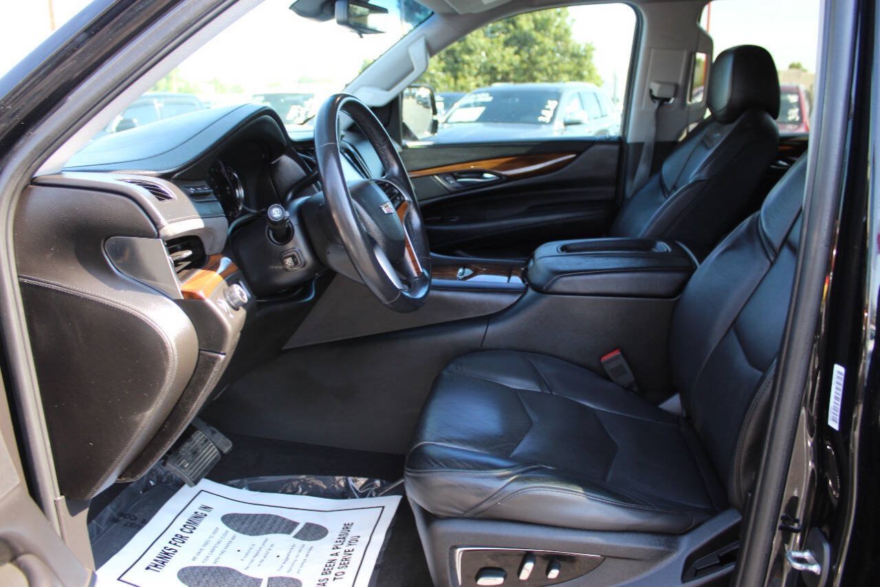 Used 2017 Cadillac Escalade Premium Luxury RWD image 19