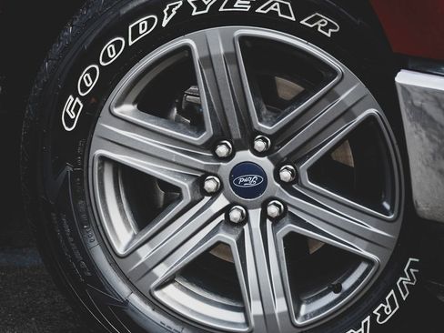 Used 2022 Ford F150 Lariat w/ Bed Utility Package image 2