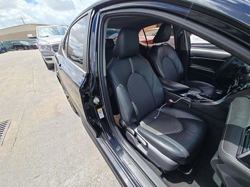 Used 2019 Toyota Camry SE FWD image 7