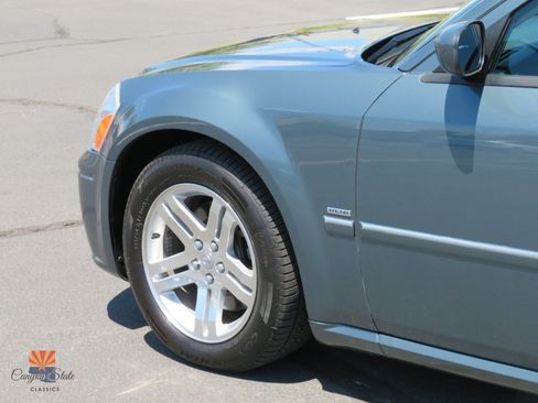 Used 2005 Dodge Magnum R/T w/ Convenience Group II RWD image 14