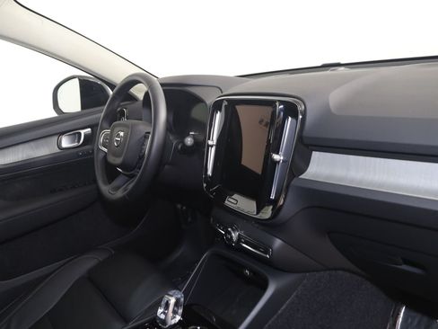 Used 2026 Volvo XC40 B5 Plus AWD/4WD image 40