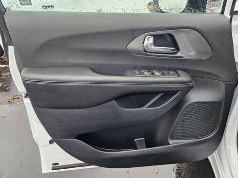 New 2026 Chrysler Voyager LX FWD image 10