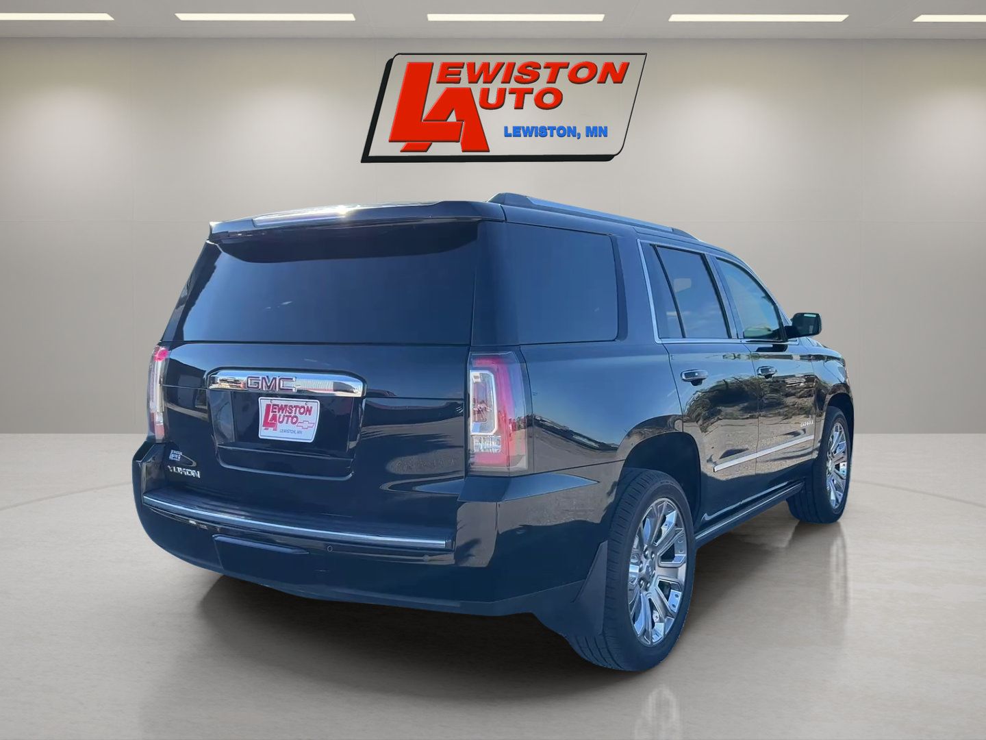 Certified 2015 GMC Yukon Denali w/ Premium Package AWD/4WD image 5