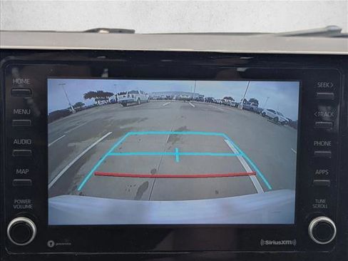 Used 2022 Toyota Corolla LE image 11