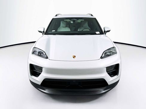 Certified 2025 Porsche Macan 4S Electric image 6