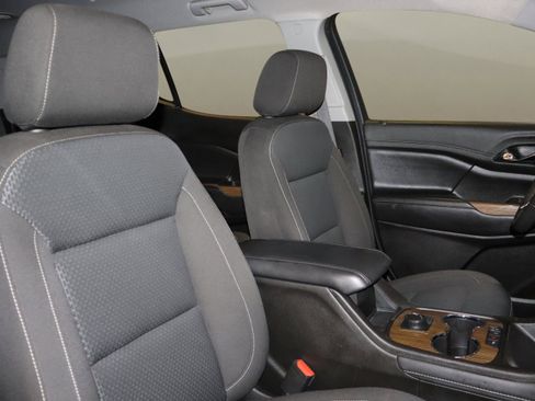 Used 2023 GMC Acadia SLE image 21