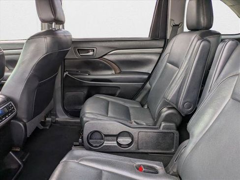 Used 2019 Toyota Highlander Limited Platinum image 20
