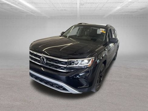 Used 2023 Volkswagen Atlas SE w/ Panoramic Sunroof Package FWD image 3