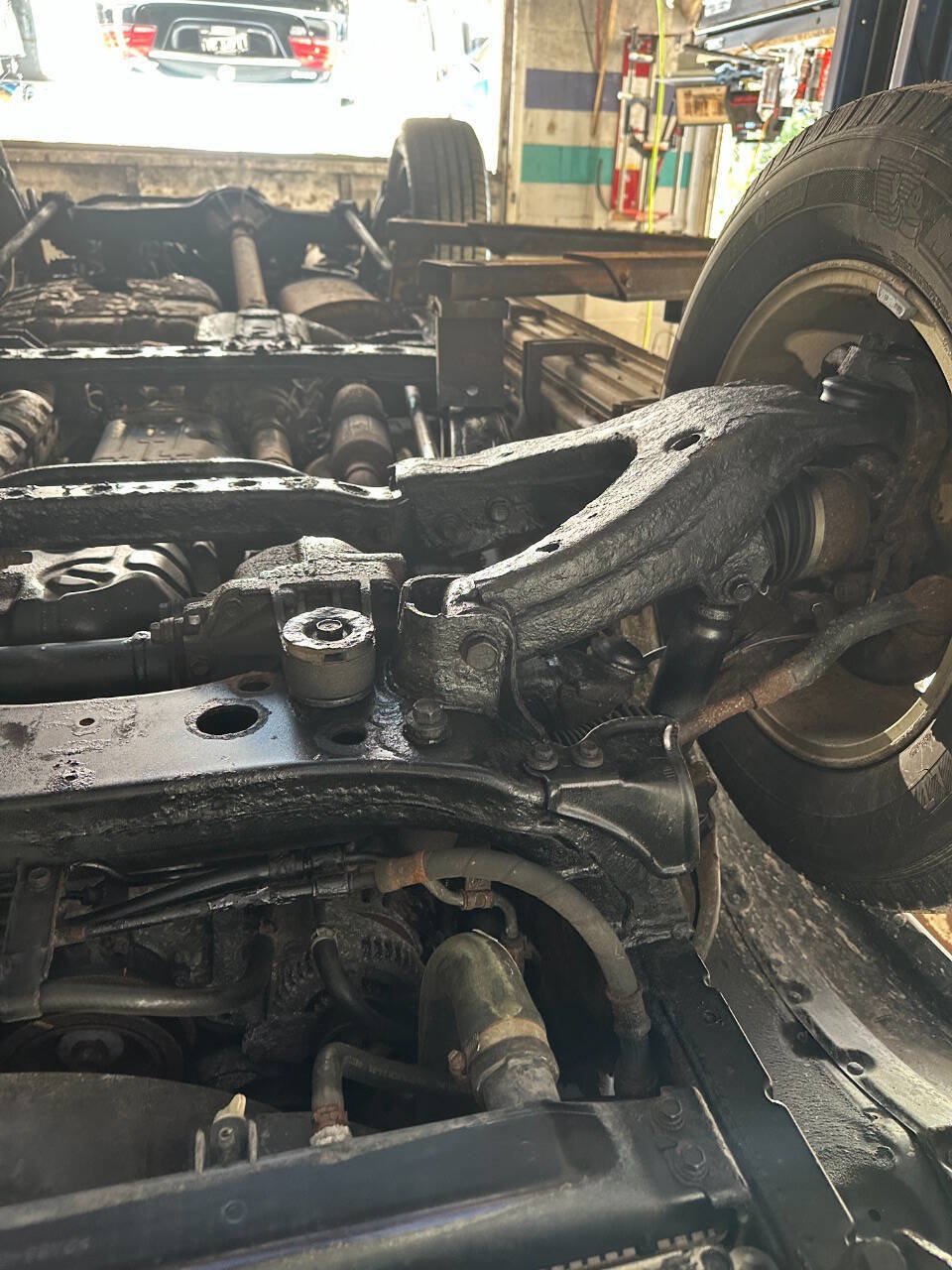 Used 2004 Toyota Land Cruiser AWD/4WD image 38