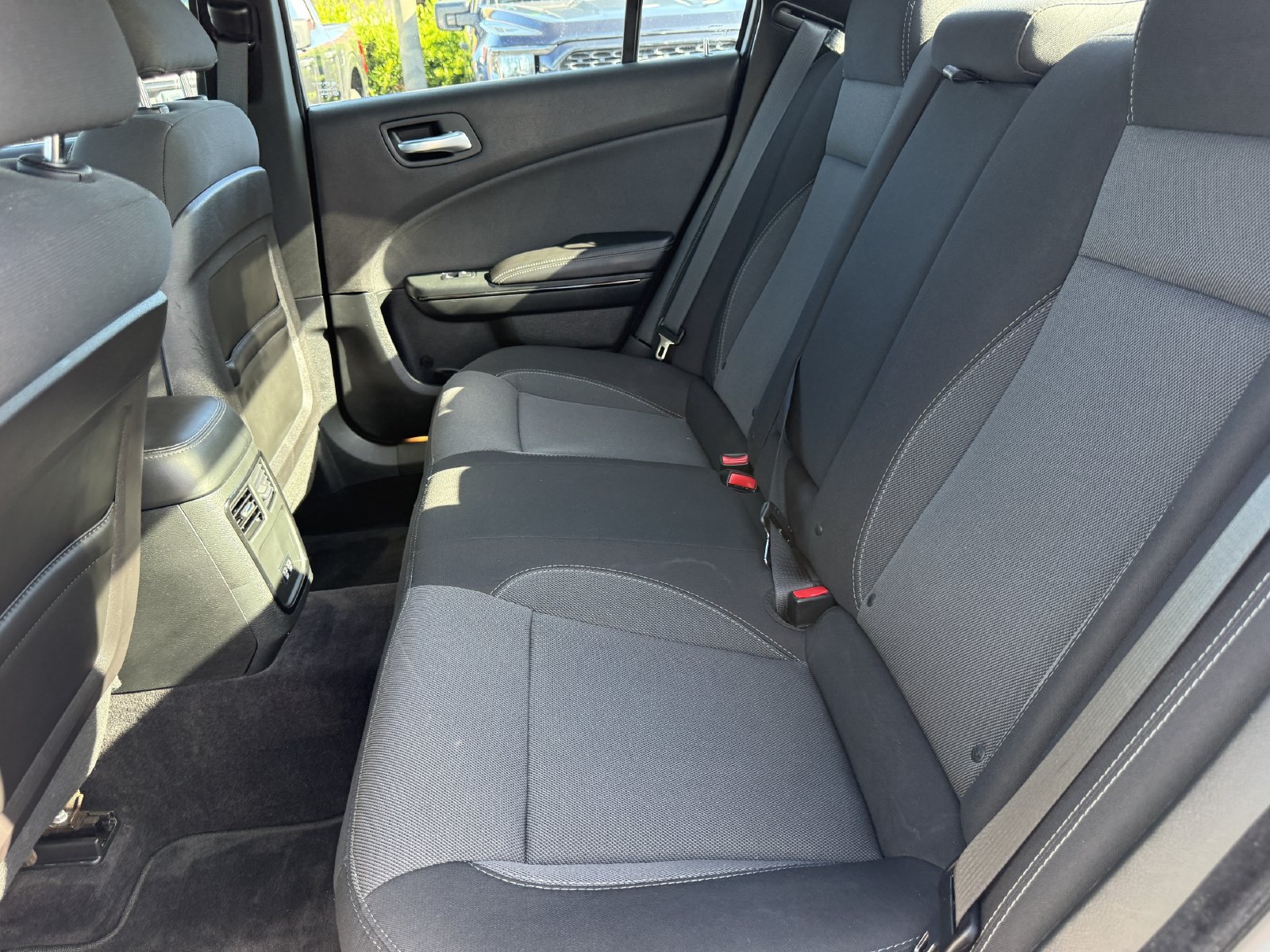 Used 2018 Dodge Charger SXT w/ Blacktop Package RWD image 21