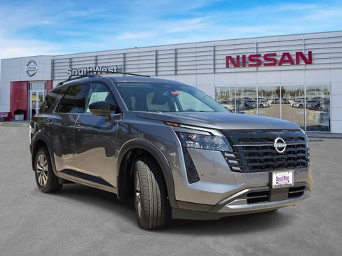 New 2026 Nissan Pathfinder SL FWD image 3