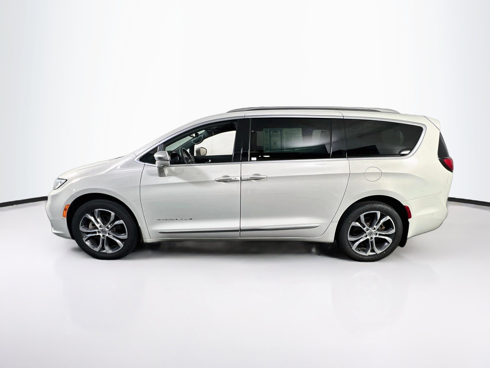 Used 2021 Chrysler Pacifica Pinnacle AWD/4WD image 8