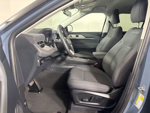 Certified 2025 Ford Explorer Active AWD/4WD image 11