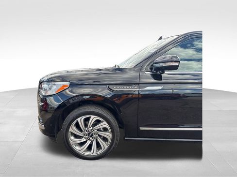 Certified 2023 Lincoln Navigator Reserve AWD/4WD image 36