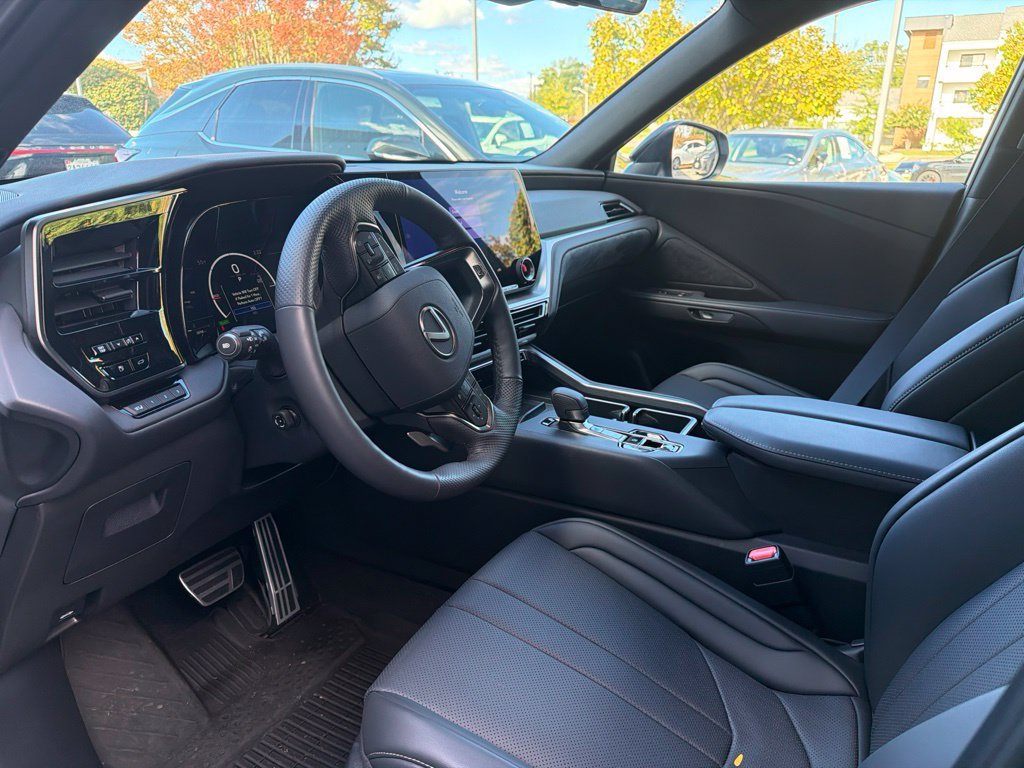 Certified 2026 Lexus TX 500h AWD w/ Technology Package image 18