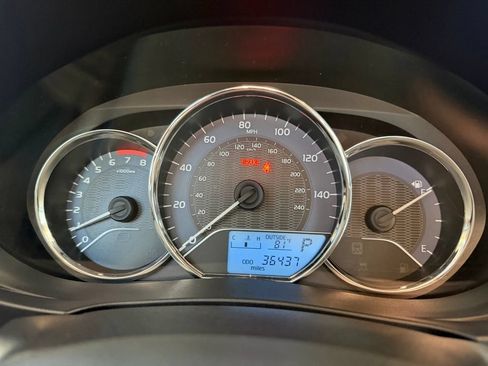 Used 2014 Toyota Corolla LE FWD image 20
