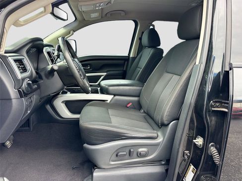 Used 2017 Nissan Titan SV RWD image 25