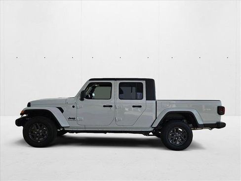 New 2025 Jeep Gladiator Sport image 5
