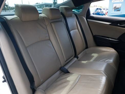 Used 2016 Honda Civic Touring image 21