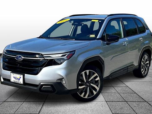 Used 2025 Subaru Forester Touring image 11