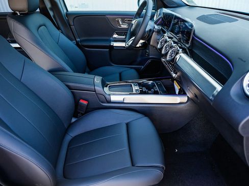 New 2026 Mercedes-Benz GLB 250 4MATIC image 17