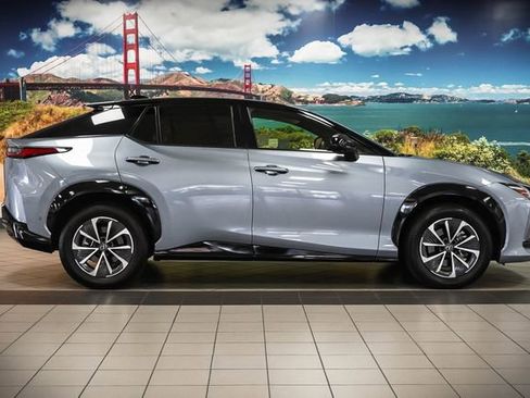 Certified 2023 Lexus RZ 450e Premium w/ Technology Package AWD/4WD image 5