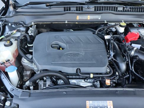Used 2018 Ford Fusion SE w/ Equipment Group 201A FWD image 38