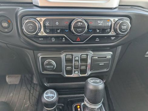 Used 2021 Jeep Wrangler Unlimited Sport AWD/4WD image 17