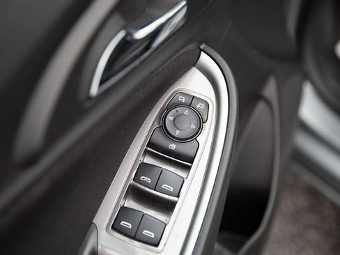 Used 2024 Chevrolet Malibu LT image 3