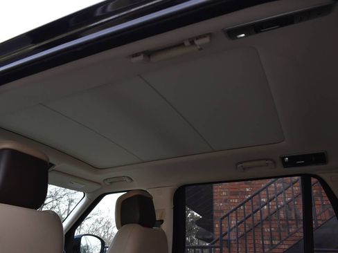 Used 2020 Land Rover Range Rover Long Wheelbase HSE image 13