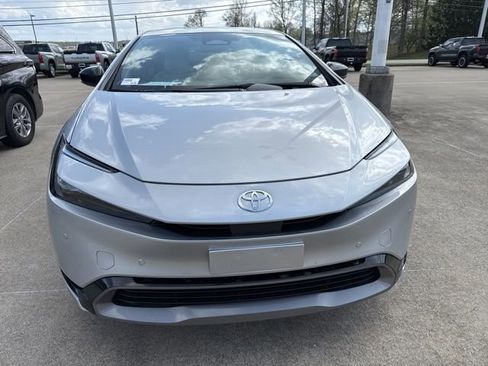 Used 2024 Toyota Prius XLE image 11