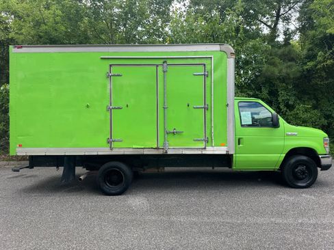 Used 2008 Ford E-350 and Econoline 350 Super Duty RWD image 4