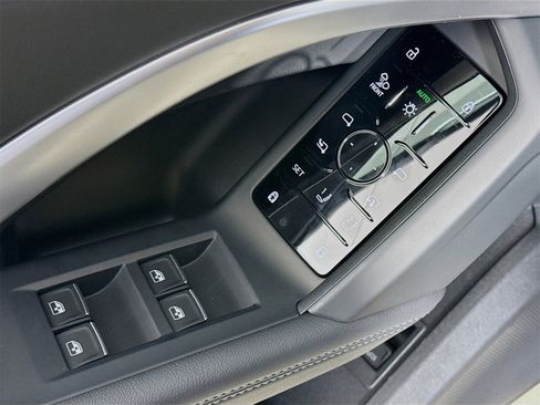 New 2025 Audi Q5 Premium Plus image 17