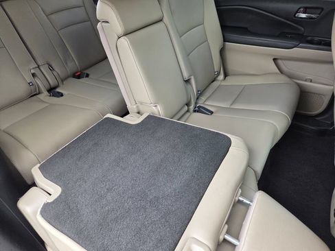 Used 2016 Honda Pilot Touring image 5