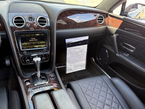 Used 2018 Bentley Flying Spur V8 AWD/4WD image 16
