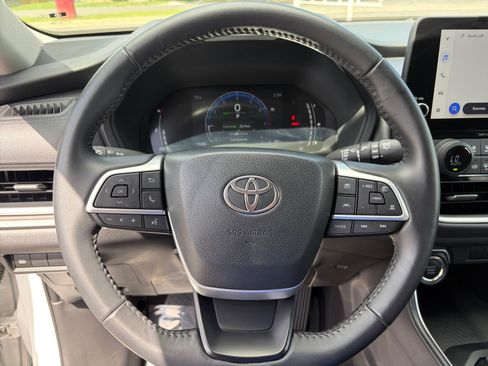 Used 2026 Toyota Grand Highlander AWD image 12
