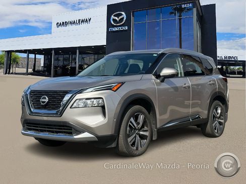 Used 2023 Nissan Rogue Platinum image 2