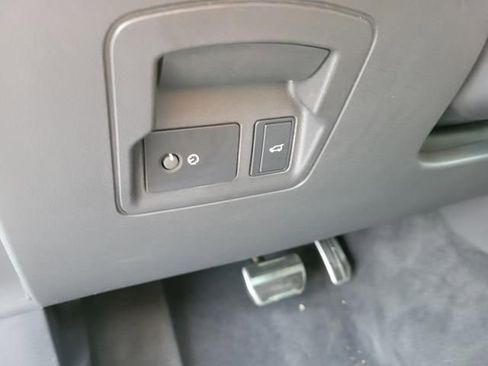 Used 2025 Land Rover Range Rover Velar Dynamic SE image 25