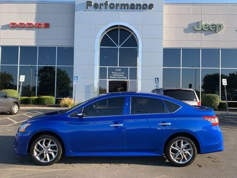 Used 2015 Nissan Sentra SR w/ SR Premium Package image 6