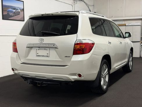 Used 2010 Toyota Highlander Limited image 25