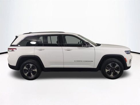 Used 2024 Jeep Grand Cherokee Limited 4xe AWD/4WD image 4