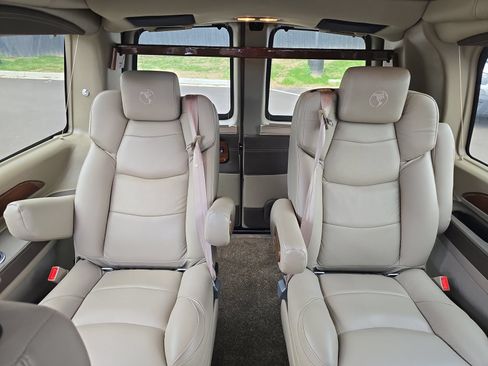 Used 2020 Chevrolet Express 2500 w/ Enhanced Convenience Package RWD image 29