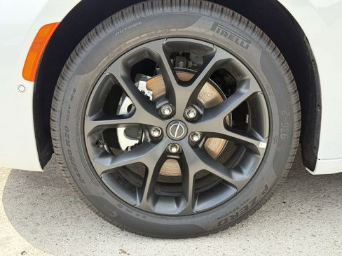 New 2026 Chrysler Pacifica Select w/ S Appearance Package FWD image 9