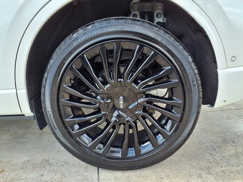 Certified 2022 Lincoln Corsair Reserve w/ Equipment Group 201A image 20