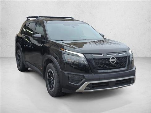 Used 2025 Nissan Pathfinder Rock Creek image 3