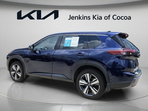 Used 2024 Nissan Rogue SL AWD/4WD image 7