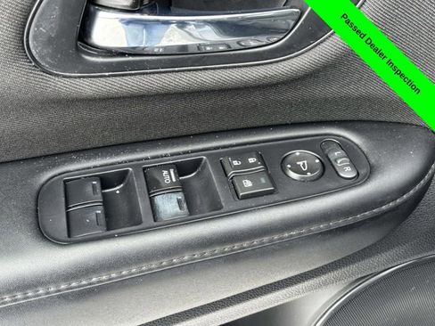 Used 2021 Honda HR-V LX image 9