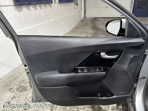 Used 2019 Kia Niro EX Premium w/ Cold Weather Package 1.0 FWD image 22