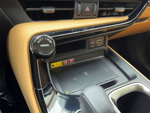 Used 2025 Lexus NX 250 FWD w/ Premium Package image 30