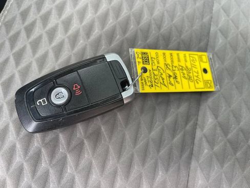 Used 2020 Ford Escape SE AWD/4WD image 25